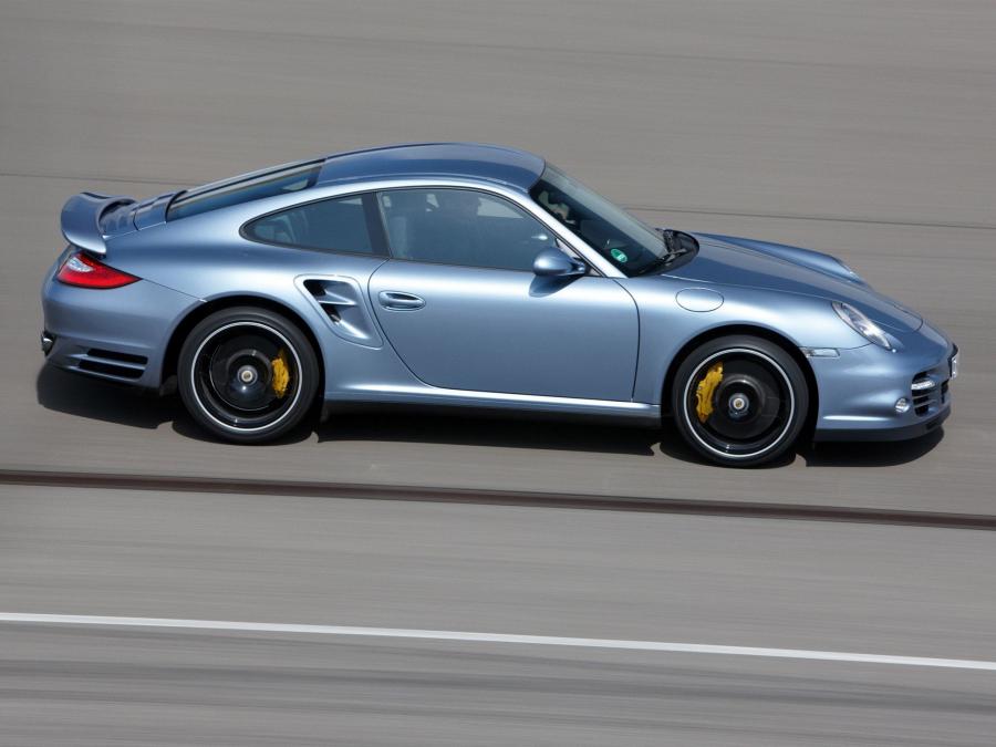  Porsche 911 Turbo S 2010 года  (фото 8 из 31)